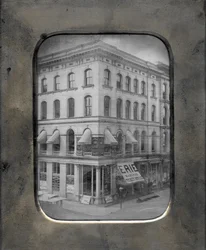 Ann Lucas Hunt Gebäude, Vierte und Olive Straßen, Nordwest Ecke
